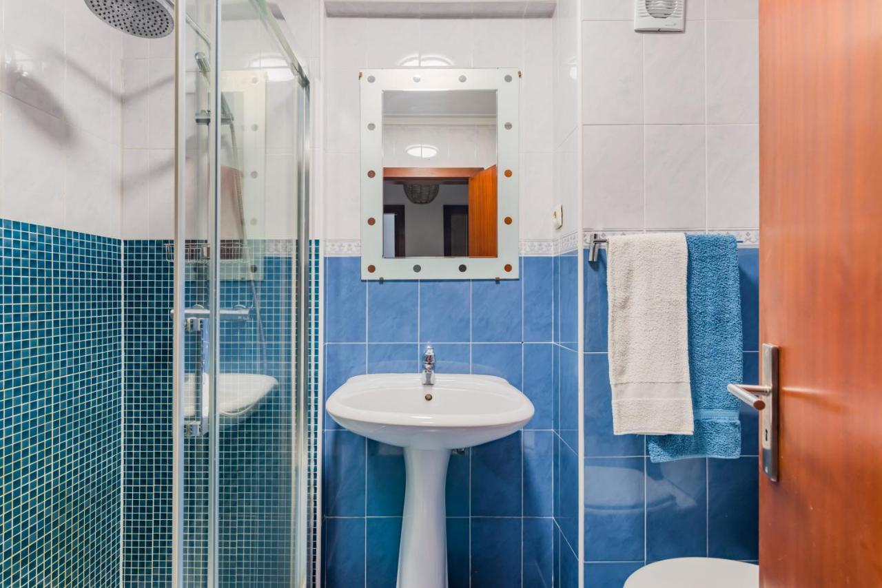 Mira-Ria - Apartamento Em Bairro Calmo E Central Авиеро Екстериор снимка