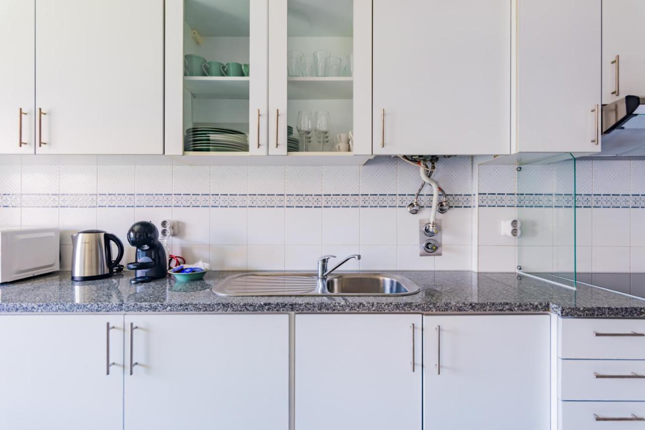 Mira-Ria - Apartamento Em Bairro Calmo E Central Авиеро Екстериор снимка